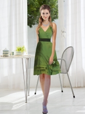2015 New Style V Neck Dama Dress with Layered Hem