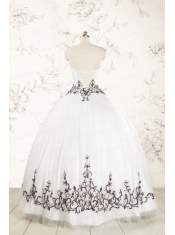 2015 Appliques Strapless Ball Gown White Tulle Quinceanera Dress