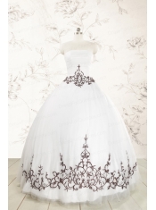 2015 Appliques Strapless Ball Gown White Tulle Quinceanera Dress