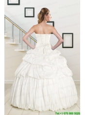 2015 White Taffeta Dresses For a Quinceanera with Beading and Pick Ups