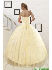 Luxurious Light Yellow Sweet 16 Dresses with White Appliques