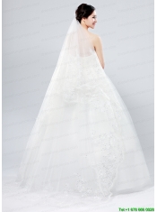 Classic One-Tier Lace Appliques Edge Wedding Veil