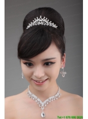 Dreamlike Rhinestone And Alloy Jewelry Set with Crown Necklace And Earrings