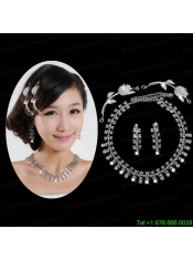 Dreamlike Rhinestone Dignified Necklace