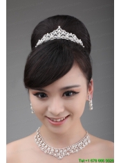 Fashionable and Artistic Alloy and Pearl Necklace and Tiara