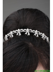 Unique and Gorgeous Tiara and Necklace in Pearl and Alloy