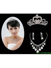 Vintage Style Rhinestons Necklace And  Crown With Shining Diamond
