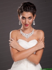 Shimmering Ladies Imitation Pearl Necklace and Earrings Jewelry Set