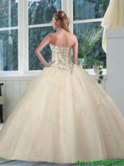 2015 Luxurious Sweetheart Ivory Quinceanera Dress with Appliques