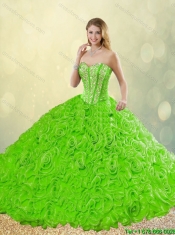 2016 Popular Brush Train Quinceanera Dresses with Rolling Flowers