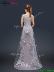 2016 Exquisite Brush Train Scoop Prom Dresses with Appliques