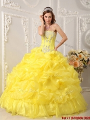 2016 Discount Yellow Quinceanera Dresses with Beading and Ruffles