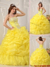 2016 Discount Yellow Quinceanera Dresses with Beading and Ruffles