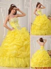 2016 Discount Yellow Quinceanera Dresses with Beading and Ruffles