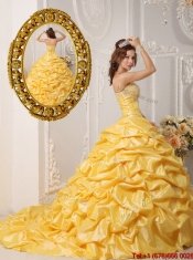 2016 New Styles Pick Ups and Appliques Quinceanera Gowns with Court Train