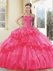 Fashionable Ball Gown Quinceanera Gowns with Beading and Ruffled Layers