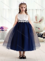 2016 Most Popular Bateau Empire Flower Little Girl Dress with Appliques