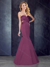 Mermaid Sweetheart Backless Satin Dama Dress in Burgundy