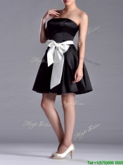 Romantic A Line Strapless White Be-ribboned Short Prom Dress in Black
