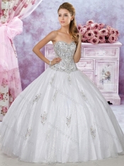 Classical Tulle White Sweetheart Quinceanera Dress with Beading and Appliques