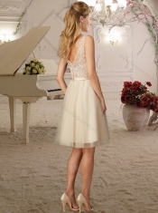 Cheap Fashionable Deep V Neck Champagne Short Dama Dress with Appliques