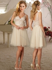 Cheap Fashionable Deep V Neck Champagne Short Dama Dress with Appliques