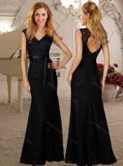 Cheap Feminine Laced V Neck Black Dama Dress with Cap Sleeves