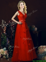 Best V Neck Brush Train Dama Dresses with Belt and Butterfly Appliques