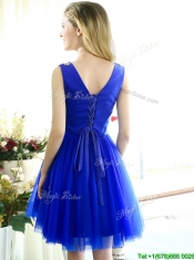 Modest V Neck Short Dama Dresses with Rhinestone and Appliques