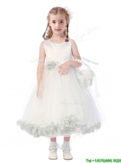 New Style Scoop Hand Made Flowers and Appliques Flower Girl Dress in White