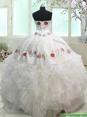 2017 Hot Sale Organza and Taffeta White Quinceanera Dress with Embroidery and Ruffles
