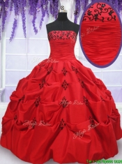 2017 Luxurious Strapless Applique and Bubble Red Quinceanera Dress in Taffeta