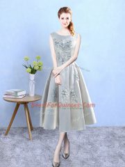 Scoop Sleeveless Satin Court Dresses for Sweet 16 Appliques Backless