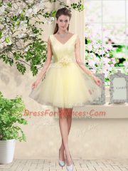 Light Yellow A-line Tulle V-neck Sleeveless Lace and Belt Knee Length Lace Up Dama Dress