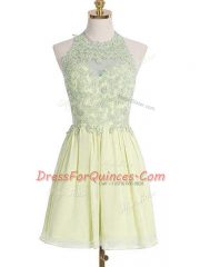 Light Yellow Chiffon Lace Up Halter Top Sleeveless Knee Length Dama Dress for Quinceanera Appliques