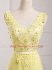 Flare Chiffon V-neck Sleeveless Zipper Lace and Appliques and Belt Homecoming Dress in Yellow