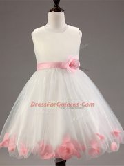 Nice Sleeveless Tulle Knee Length Zipper Little Girl Pageant Dress in White with Appliques and Hand Made Flower