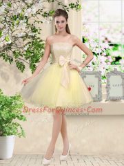 Light Yellow A-line Lace and Belt Dama Dress Lace Up Tulle Sleeveless Knee Length