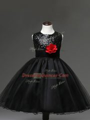 Adorable Sleeveless Tulle Knee Length Zipper Flower Girl Dress in Black with Sequins and Hand Made Flower
