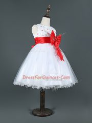 Inexpensive Scoop Sleeveless Little Girls Pageant Dress Wholesale Knee Length Bowknot White Tulle