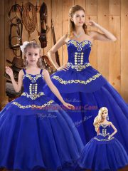 Hot Sale Sleeveless Embroidery Lace Up Ball Gown Prom Dress