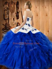 Trendy Gold Ball Gowns Halter Top Sleeveless Satin and Organza Floor Length Lace Up Embroidery and Ruffles Quince Ball Gowns