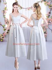 Suitable Cap Sleeves Satin Tea Length Lace Up Quinceanera Dama Dress in Silver with Appliques