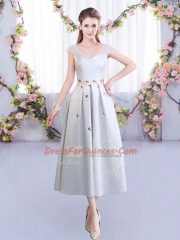 Suitable Cap Sleeves Satin Tea Length Lace Up Quinceanera Dama Dress in Silver with Appliques