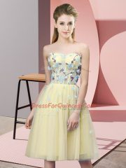 Sweetheart Sleeveless Court Dresses for Sweet 16 Knee Length Appliques Yellow Tulle