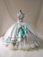 Sweetheart Sleeveless Satin and Tulle Vestidos de Quinceanera Embroidery Lace Up