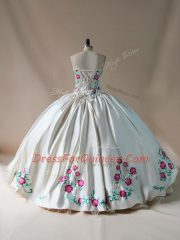 Sweetheart Sleeveless Satin and Tulle Vestidos de Quinceanera Embroidery Lace Up