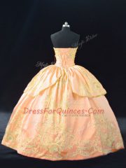 Best Peach Ball Gowns Halter Top Sleeveless Satin Floor Length Lace Up Appliques Sweet 16 Dresses
