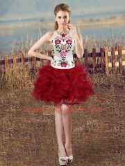 Classical Organza Halter Top Sleeveless Lace Up Embroidery and Ruffles Vestidos de Quinceanera in White And Red