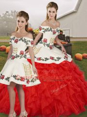 Modern White And Red Three Pieces Off The Shoulder Sleeveless Organza Floor Length Lace Up Embroidery and Ruffles Quinceanera Gowns